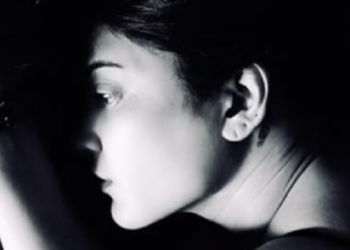 Movie న్యూడ్ ఫొటోస్ షేర్ చేసిన స్టార్ హీరో కుమార్తె..