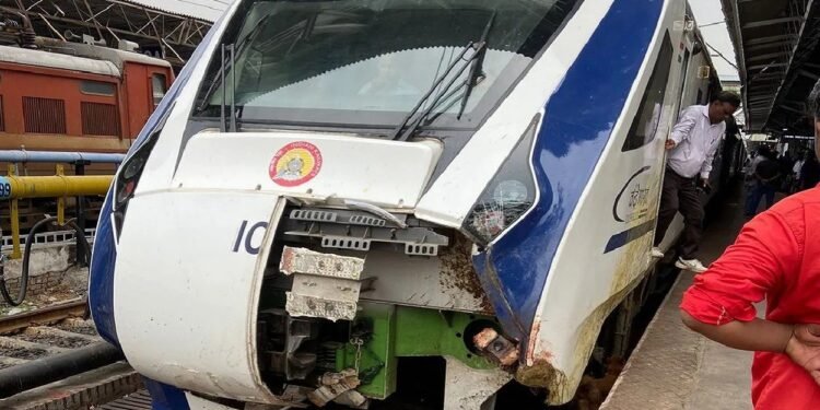 Viral news వందే భారత్ రైలుకు తృటిలో తప్పిన ప్రమాదం..