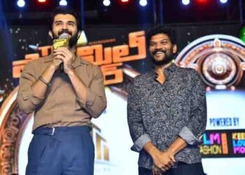 Vijay Devarakonda’s Heartfelt Tribute, Director Parasuram, the Heart and Soul of ‘Family Star’,Mrunal Thakur,Film News,Latest Telugu Movies,Telugu World,