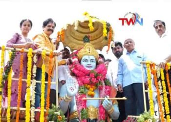 NataSarvaBhowma Nandamuri Taraka Rama Rao's 101st birth anniversary celebrated grandly in Filmnagar and Food Donation held by MLA Sri Maganti Gopinath and Nandamuri Family Members
