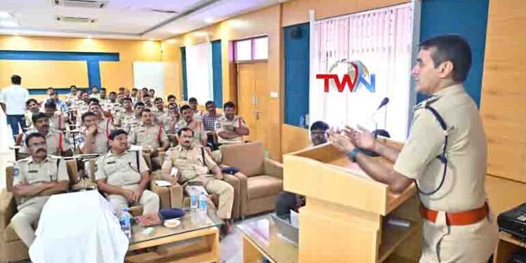 నూతన చట్టాల మీద పోలీసు సిబ్బంది సంపూర్ణ పరిజ్ఞానం కలిగి ఉండాలి : సిపి తరుణ్ జోషి ఐపిఎస్