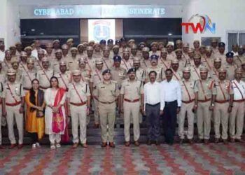 Cyberabad CP presents Service Medals to Outstanding Police Officers,Rachakonda Police News,Latest News, Telugu World Now
