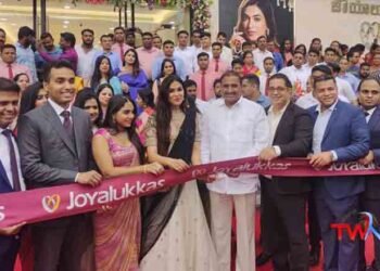 Joyalukkas Unveils Second Kondapur Showroom with Grand 13th June by Arikepudi. Gandhi (M.L.A), Miss.Dhivi Vadthya (actress), Mr. Thomas Mathew (Executive Director),Mr. Rajesh Krishnan,Telugu World Now