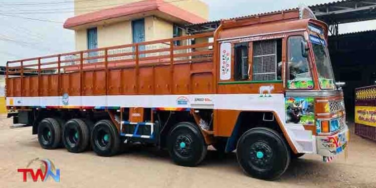 Suspicious death of two persons traveling in lorries at Nawabupeta cross road, NTR District, Jaggayyapet,Penuganchiprolu mandal,Latest News,Telugu World Now