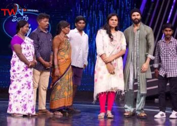 Vijay Deverakonda's compassionate aid to Transgender community spotlighted on Telugu Indian Idol Season 3,Deverakonda Foundation,Transgender Sneha,AHA OTT,Tollywood News,Telugu World Now