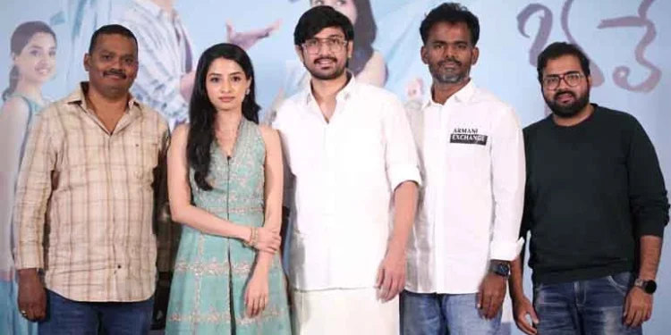 'Bhale Unnade' is a beautiful entertainer that should be watched by all the family, hero Raj Tarun at the press meet,Manisha Kandkur, Director J Shivsai Vardhan,Maruti team,Film News, Telugu World Now