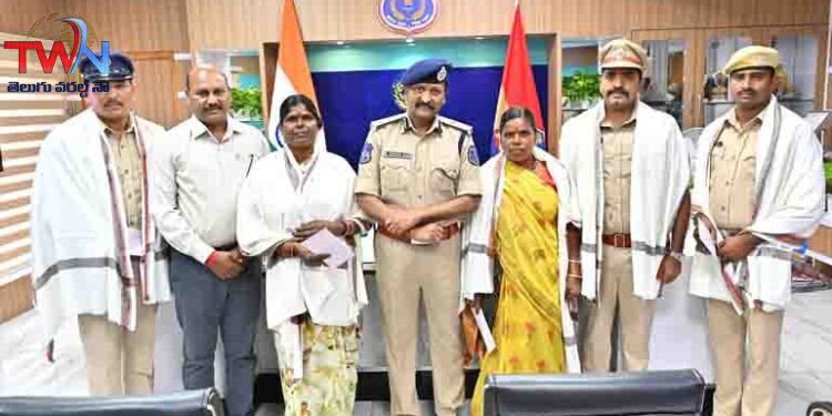 Rachakonda CP honors local women and police officers who poured pus on a pregnant woman,Rachakonda News,Telangana Police news,Telugu World Now