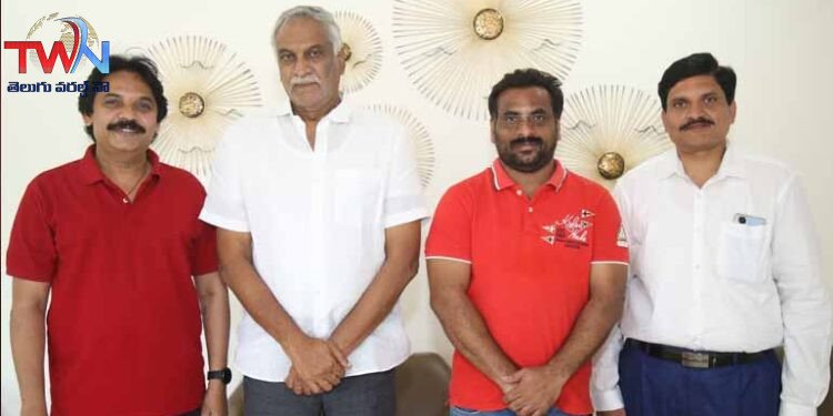 Swatantram Maa Swatantram Song Launched by Director & Producer Thammareddy Bharadwaja,Laxman Pudi,Aarogya Diet,Film News,Latest Telugu Movies,Telugu World Now
