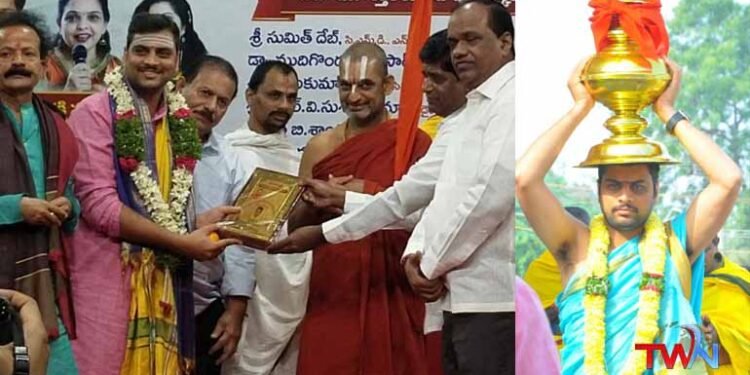 Vedic Scientist Sri Sukesh Sharma Who Received The Award For His Research On indian rivers, Sri Chinna Yeeyar Swamy, Ex CM KCR, Mohan Trust PMK Gandhi, Latest Bhakthi News, Telugu World Now