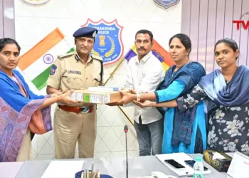 She Teams takes another step forward with new technology, CP Sudheer Babu IPS, Laptops, Pen Cameras, Projectors, Rachakonda Police News, Telugu World Now
