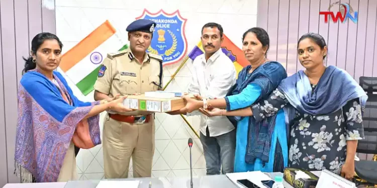 She Teams takes another step forward with new technology, CP Sudheer Babu IPS, Laptops, Pen Cameras, Projectors, Rachakonda Police News, Telugu World Now