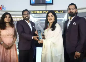 Heroine Dhanya Balakrishna makes a splash in Vindhya Gold Silver Bar Challenge, Sarath City Mall (AMB Mall, Kondapur), Entertainment News, Telugu World Now