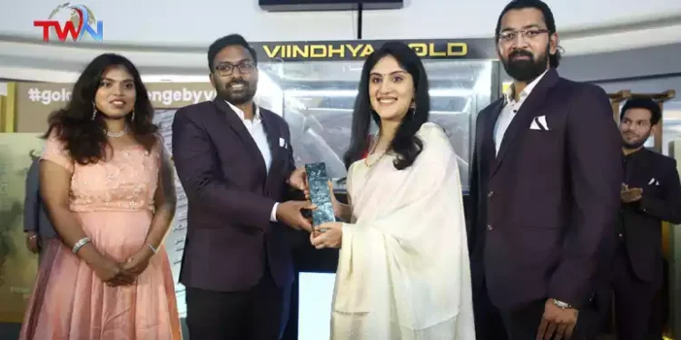 Heroine Dhanya Balakrishna makes a splash in Vindhya Gold Silver Bar Challenge, Sarath City Mall (AMB Mall, Kondapur), Entertainment News, Telugu World Now